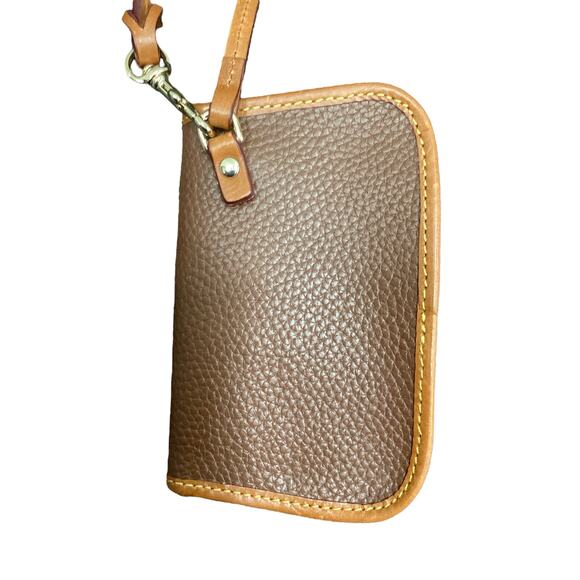 NWOT Dooney & Bourke Wristlet Women’s 1Size Pebbled Leather SignatureRedInterior - Picture 2 of 9